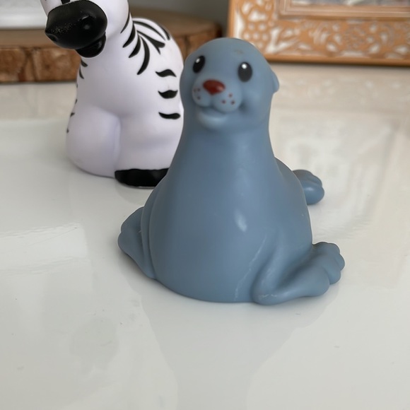 [ Fisher Price Little People Zoo Animals - Monkey Zebra Seal - Plastic Toy ] - Picture 4 of 11